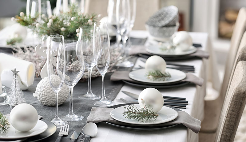 Reward Hospitality | Silver Christmas Table Decor